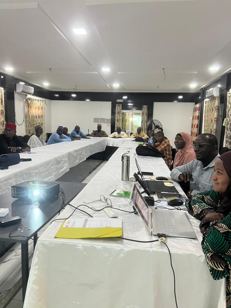 Lire la suite à propos de l’article 𝐌𝐚𝐫𝐚𝐝𝐢 : 𝐕𝐚𝐥𝐢𝐝𝐚𝐭𝐢𝐨𝐧 𝐝𝐞𝐬 𝐫𝐞́𝐬𝐮𝐥𝐭𝐚𝐭𝐬 𝐝𝐞 𝐥𝐚 𝐜𝐚𝐫𝐭𝐨𝐠𝐫𝐚𝐩𝐡𝐢𝐞 𝐝𝐞𝐬 𝐬𝐭𝐫𝐮𝐜𝐭𝐮𝐫𝐞𝐬 𝐝𝐞 𝐣𝐞𝐮𝐧𝐞𝐬𝐬𝐞.